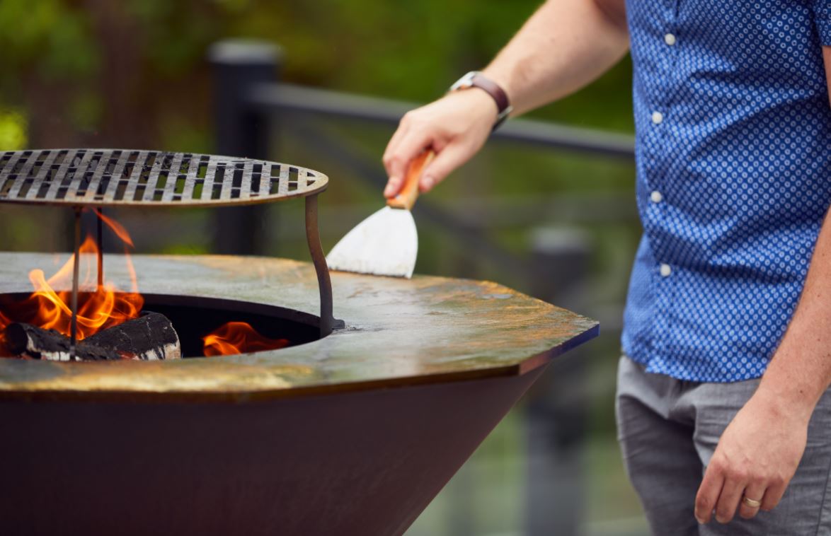 Wood Fired Grill with High Pedestal