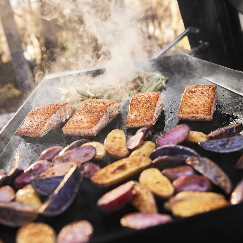 Slate 30" Rust-Resistant Griddle w/ Extendable Side Table