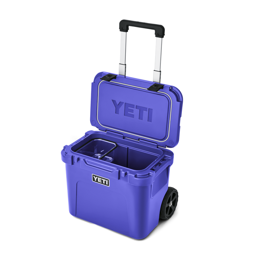 Roadie 32 Wheeled Cooler - Ultramarine Violet