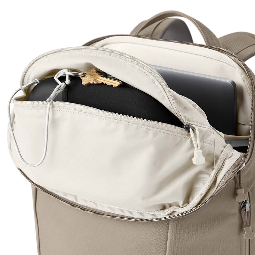 Crossroads 22L Backpack - Cape Dark Taupe