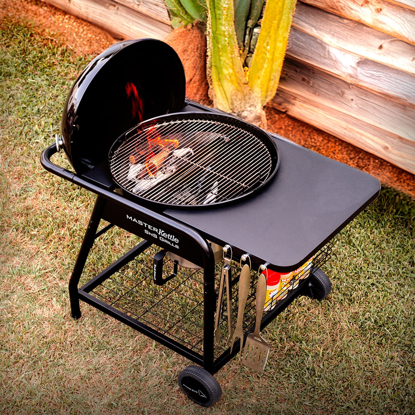 Slow 'N Sear MasterKettle Charcoal Grill & Smoker